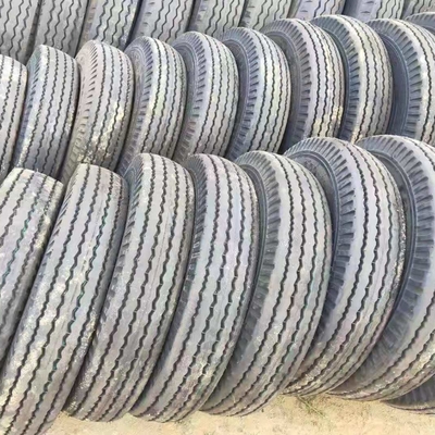 Покрышки автобуса тележки