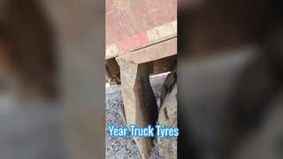 Покрышки автобуса тележки